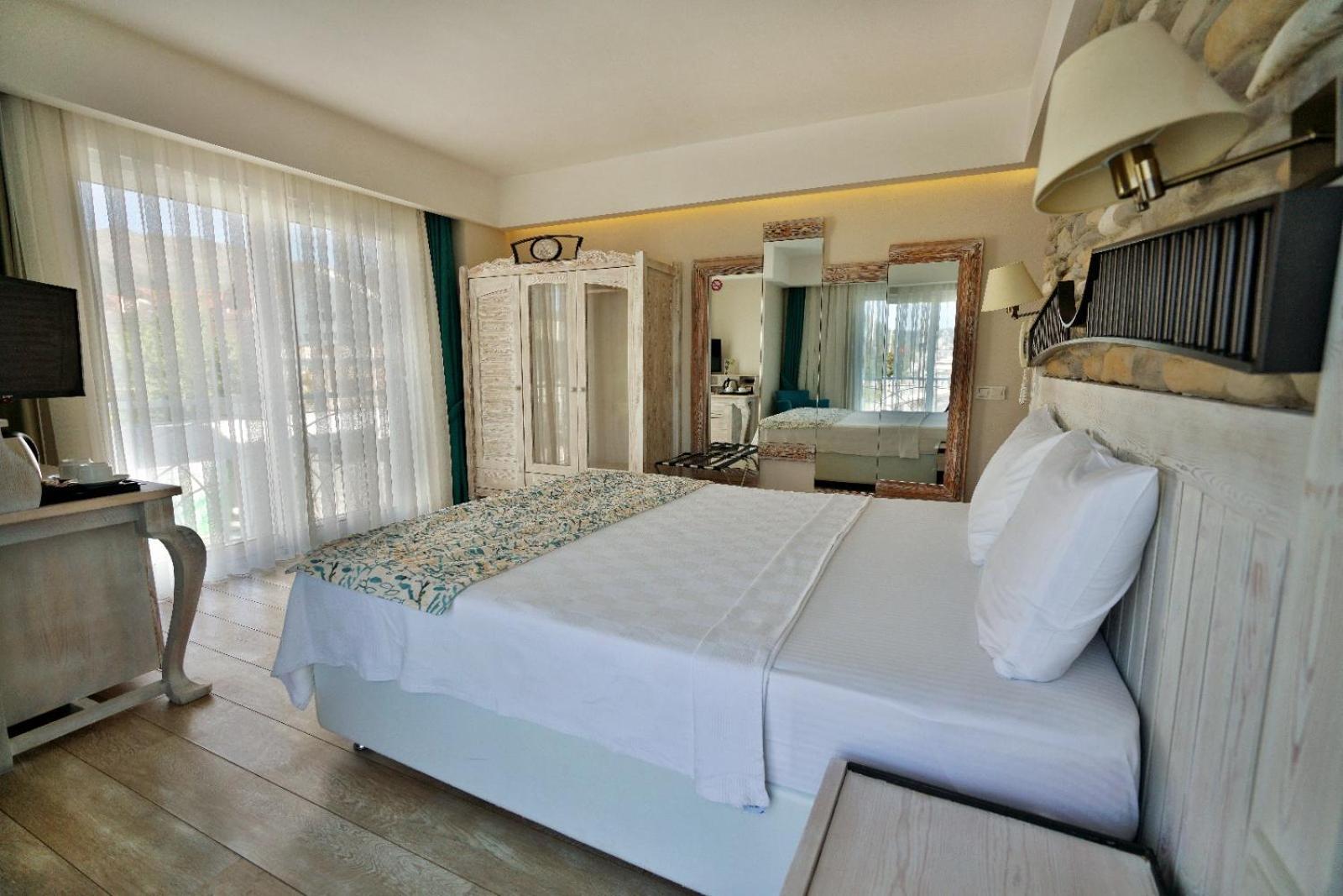 Dedeminn Marina Hotel Гьоджек Екстер'єр фото